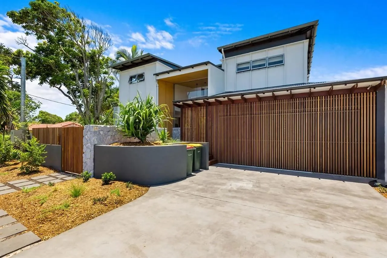 Unit 1 22 Second Avenue Villa Coolum Beach Holiday home